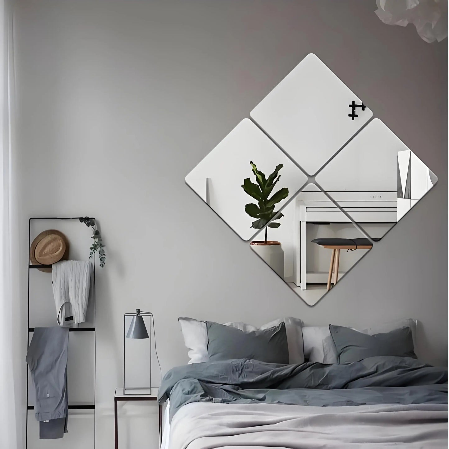 4pcs Self-adhesive 3D Mirror Stickers, 2mm Thickened Flexible DIY Wall Stickers, 20/30cm Mirror Wall Art, Living Room Decoration